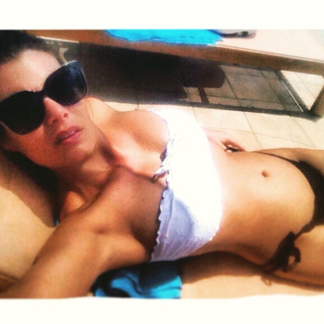 Μοιράζει εγκεφαλικά -Η selfie της Κορινθίου με μαγιό [εικόνα] | iefimerida.gr 0