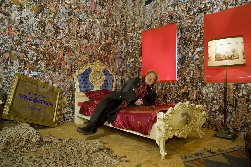 Απίστευτο ξενοδοχείο από σκουπίδια στη Μαδρίτη [εικόνες] | iefimerida.gr 3