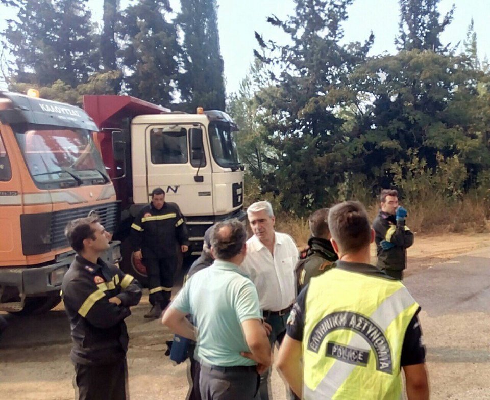 Στις περιοχές της Εύβοιας που πλήττονται από την πυρκαγιά βρέθηκε ο Κεδίκογλου [εικόνες] | iefimerida.gr 2