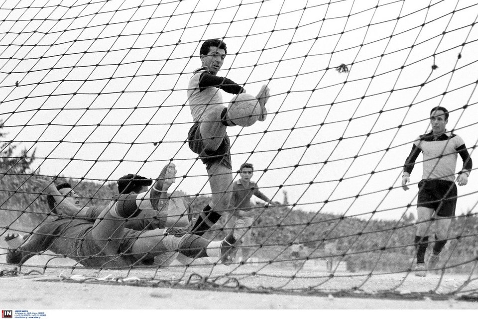 Οι «Θρύλοι των Γηπέδων» αποκαλύπτουν το πορτραίτο του Κώστα Νεστορίδη στο Cosmote History [βίντεο] | iefimerida.gr 0