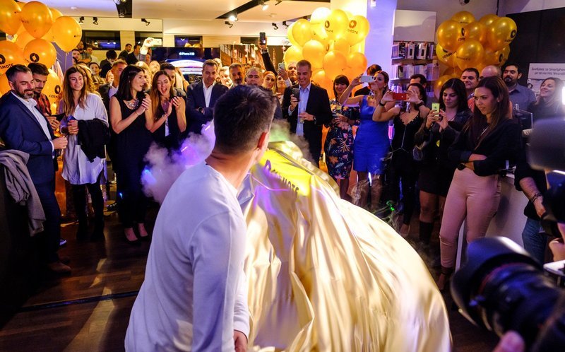 Τα νέα iPhone Xs & iPhone Xs Max έφθασαν σε Cosmote και Γερμανό [εικόνες] | iefimerida.gr 6