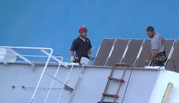 Για πρώτη φορά εικόνες και βίντεο από το εσωτερικό του βυθισμένου Costa Concordia | iefimerida.gr 3