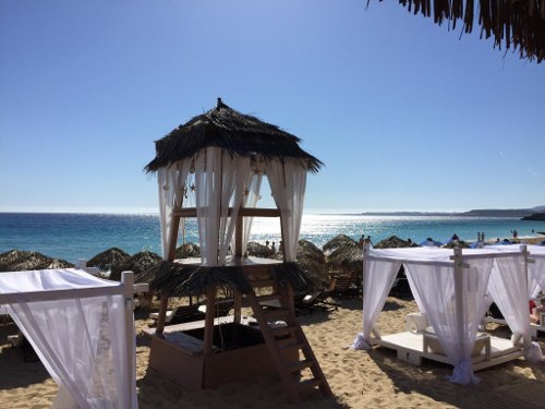 Costa Costa: Το απόλυτο beach bar του Ιονίου -Κοκτέιλ με θέα το γαλάζιο, βουτιές σε μαγικά νερά | iefimerida.gr 10