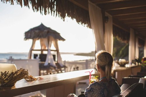 Costa Costa: Το απόλυτο beach bar του Ιονίου -Κοκτέιλ με θέα το γαλάζιο, βουτιές σε μαγικά νερά | iefimerida.gr 13