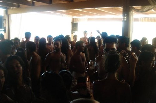 Costa Costa: Το απόλυτο beach bar του Ιονίου -Κοκτέιλ με θέα το γαλάζιο, βουτιές σε μαγικά νερά | iefimerida.gr 15