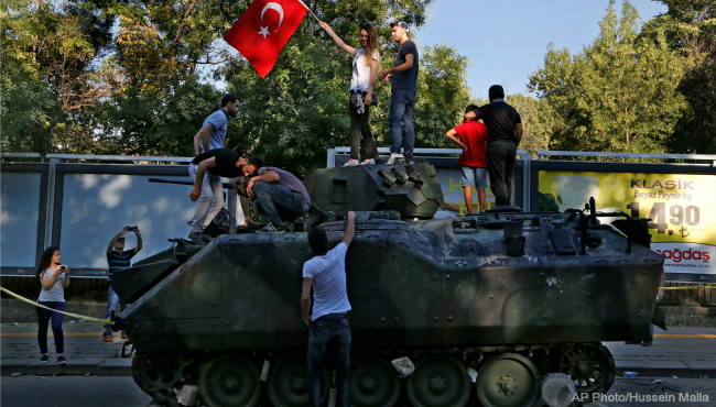 Ενας χρόνος από το πραξικόπημα στην Τουρκία -Εκδηλώσεις σε Αγκυρα και Κωνσταντινούπολη [εικόνες & βίντεο]  | iefimerida.gr 1