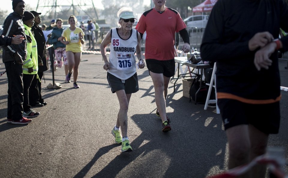 Γιαγιά 85 ετών κάνει μαραθώνιο -Δείτε το πρόγραμμά της [εικόνες] | iefimerida.gr 4
