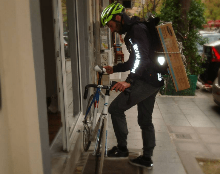 Δυο νέοι αψήφισαν την κρίση- Ιδρυσαν την πρώτη εταιρεία courier με ποδήλατα στη Θεσσαλονίκη [εικόνες&βίντεο] | iefimerida.gr 2