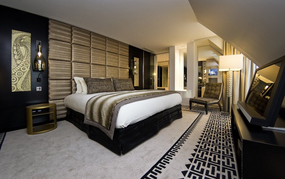 Γιατί όλοι οι διεθνούς φήμης μόδιστροι όταν επισκέπτονται το Παρίσι μένουν σε αυτό το ξενοδοχείο; [εικόνες] | iefimerida.gr 4