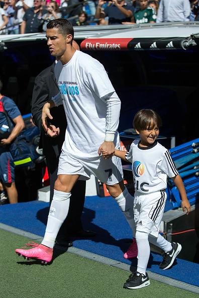 Ο μικρός Σύριος πρόσφυγας συνάντησε τον Κριστιάνο Ρονάλντο [εικόνες] | iefimerida.gr 0