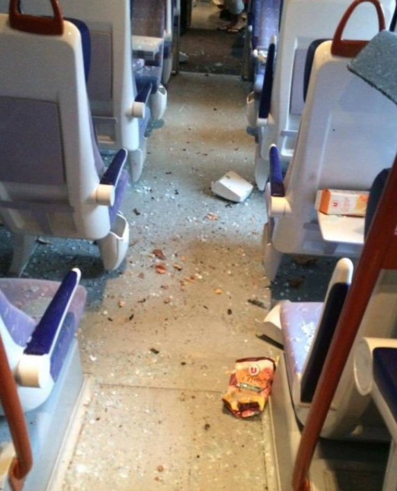 Τρομακτικό σιδηροδρομικό ατύχημα στη Γαλλία: Πάνω από 60 τραυματίες [εικόνες&βίντεο] | iefimerida.gr 4