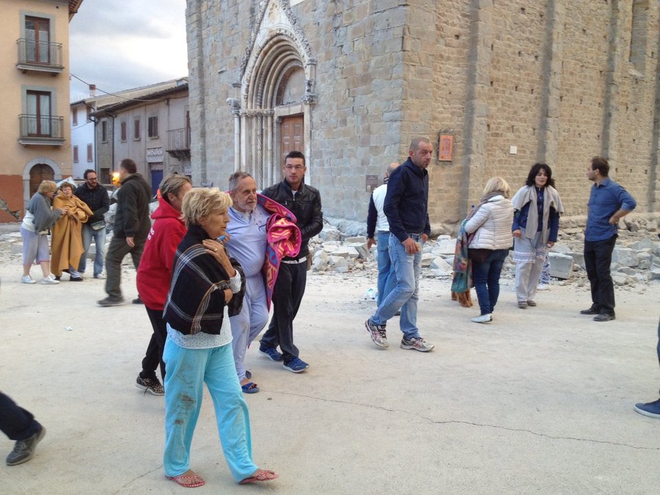 Εικόνες καταστροφής μετά το χτύπημα του Εγκέλαδου στην Ιταλία -Χωριά «εξαφανίστηκαν» [εικόνες] | iefimerida.gr 14