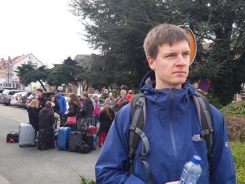 Βρυξέλλες: Ανθρωποι κατεβαίνουν στο δρόμο και γράφουν με κιμωλία -«Μαζί ενάντια στο μίσος» [εικόνες] | iefimerida.gr 5