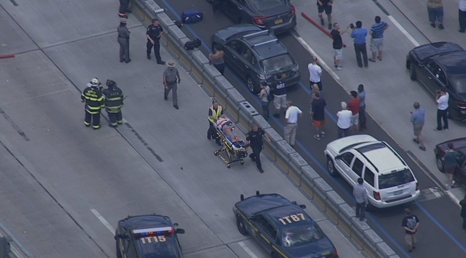 Κατέρρευσε τεράστιος γερανός σε γέφυρα στη Ν. Υόρκη -Πληροφορίες για τραυματίες [εικόνες & βίντεο] | iefimerida.gr 0