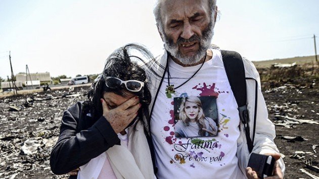 Συγκλονίζουν οι γονείς που ψάχνουν την κόρη τους στα συντρίμμια του Boeing στην Ουκρανία [εικόνες&βίντεο] | iefimerida.gr 0