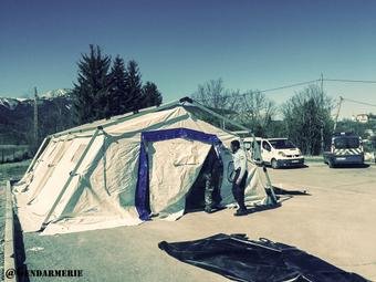 Ανατριχιαστική μαρτυρία από το δυστύχημα στις γαλλικές Αλπεις: Δεν βρίσκουμε σώματα, μόνο κομμάτια τους στο μέγεθος λάπτοπ [εικόνες] | iefimerida.gr 0