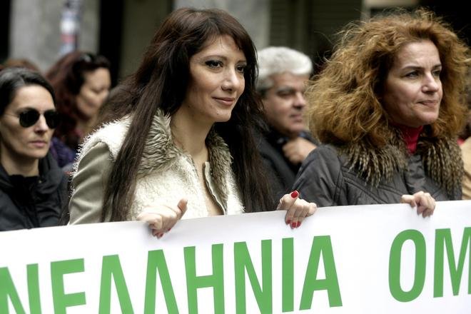 Γραβάτες, αγρότες, νέοι, συνταξιούχοι και ...παππάδες -Ολες οι φυλές των Ελλήνων βγήκαν στο δρόμο [εικόνες] | iefimerida.gr 0