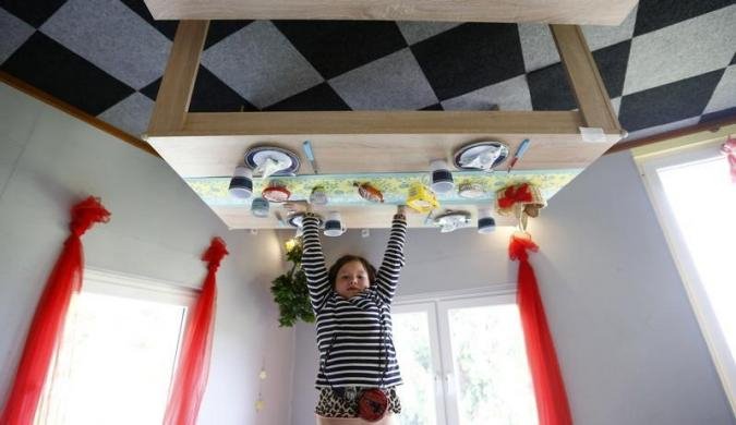 Μία βόλτα στο «τρελό σπίτι» της Γερμανίας -Εκεί όπου όλα είναι ανάποδα [εικόνες] | iefimerida.gr 3