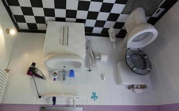 Μία βόλτα στο «τρελό σπίτι» της Γερμανίας -Εκεί όπου όλα είναι ανάποδα [εικόνες] | iefimerida.gr 9