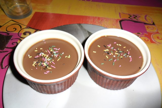 Συνταγή για κρέμα σοκολάτας σε μικρά μπολάκια -Αυτό επιτρέπεται το καλοκαίρι [εικόνες] | iefimerida.gr 1