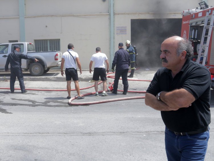 Ηράκλειο: Πυρκαγιά στις αποθήκες της Ενωσης Αγροτικών Συνεταιρισμών [εικόνες] | iefimerida.gr 3