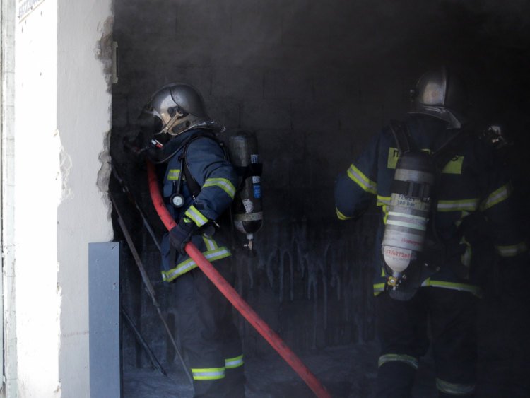 Ηράκλειο: Πυρκαγιά στις αποθήκες της Ενωσης Αγροτικών Συνεταιρισμών [εικόνες] | iefimerida.gr 5