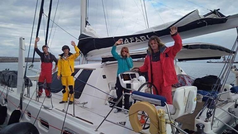 Μια... τρελή παρέα: 5 άγνωστοι και ο κυβερνήτης σάλπαραν από την Κρήτη για Καραϊβική [εικόνες] | iefimerida.gr 0