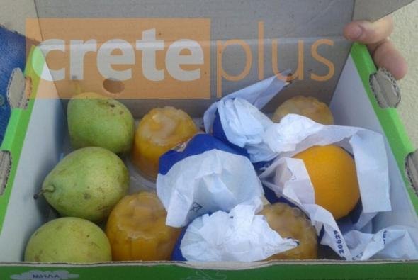 Μοίρασαν σε παιδιά δημοτικού στην Κρήτη σάπια φρούτα [εικόνα] | iefimerida.gr 0