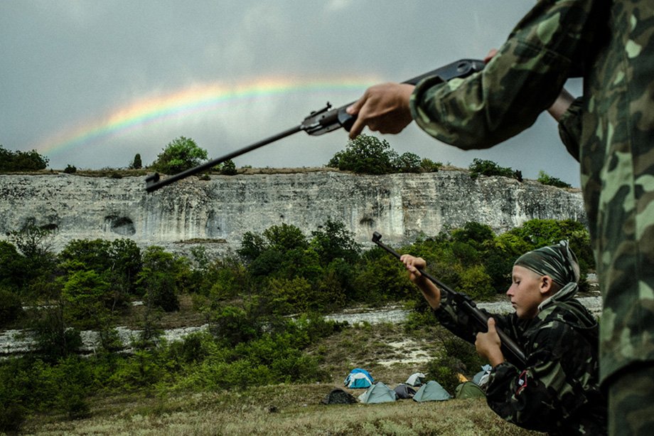 Οι ανήλικοι στρατιώτες της Κριμαίας -Η σκληρή εκπαίδευση στα στρατόπεδα και η χαμένη αθωότητα [εικόνες] | iefimerida.gr 0