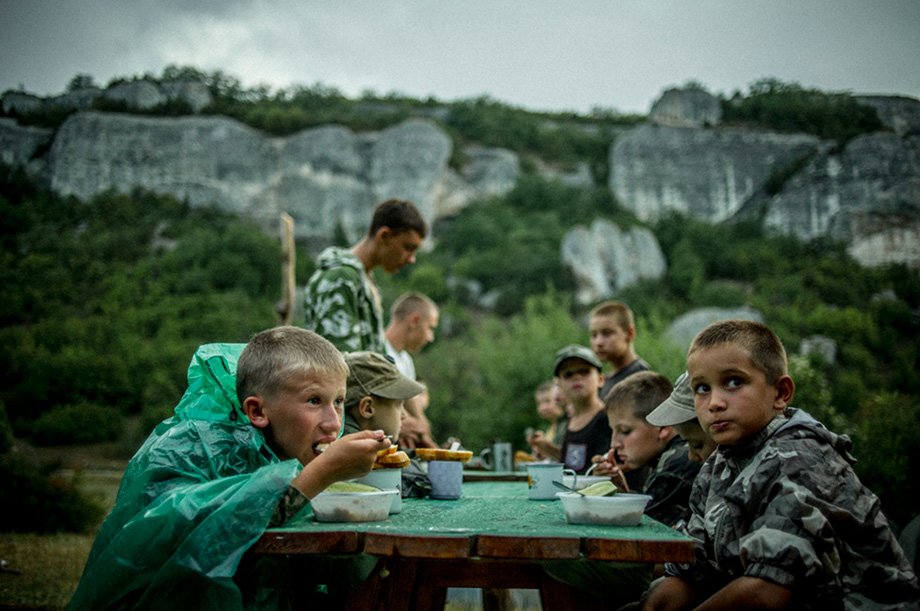 Οι ανήλικοι στρατιώτες της Κριμαίας -Η σκληρή εκπαίδευση στα στρατόπεδα και η χαμένη αθωότητα [εικόνες] | iefimerida.gr 5