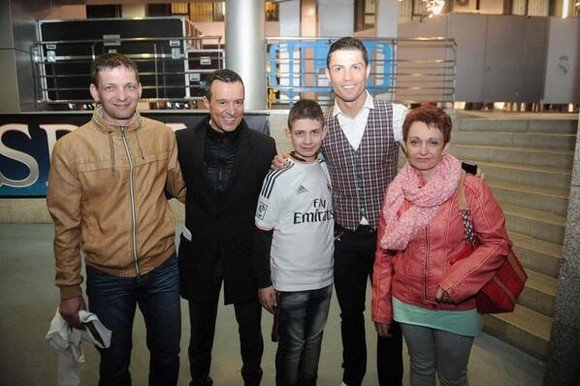 Παιδί ξύπνησε από κώμα χάρη σε γκολ του Κριστιάνο Ρονάλντο -Ο μικρός γνώρισε το σωτήρα του [εικόνες] | iefimerida.gr 2