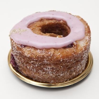 Cronuts: Γάλλος σεφ «πάντρεψε» κρουασάν με ντόνατς προκαλώντας γευστική... παράκρουση στη Νέα Υόρκη [εικόνες] | iefimerida.gr 1