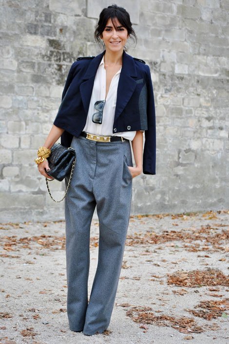 Μετά το cropped top έρχεται το cropped jacket: Το πανωφόρι που κάνει θραύση -Πώς φοριέται [εικόνες] | iefimerida.gr 8