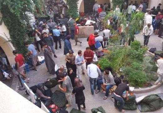 France 24: Κως, το νησί που οι μετανάστες έχουν κάνει κατάληψη [εικόνες] | iefimerida.gr 0