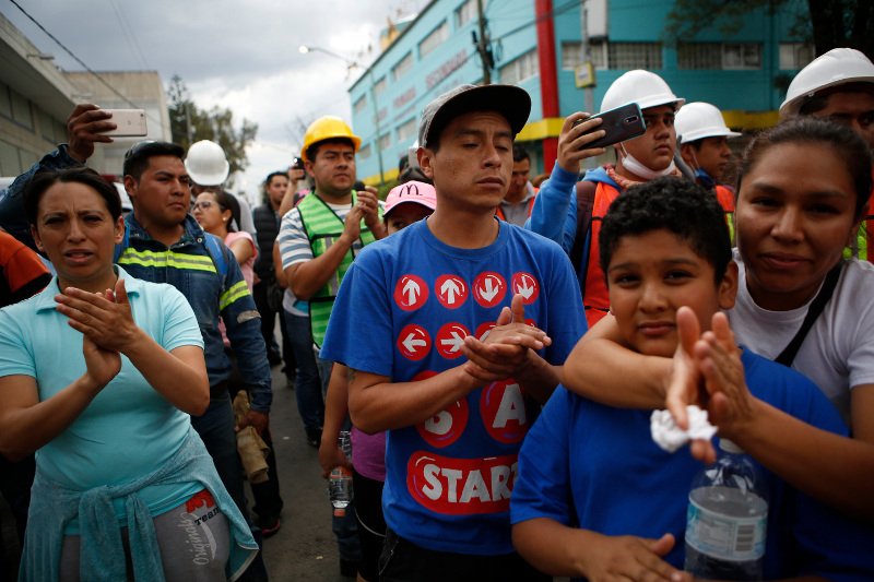 «Φρίντα Σοφία»: Η θαμμένη ζωντανή μαθήτρια στα ερείπια του σχολείου [εικόνες] | iefimerida.gr 3