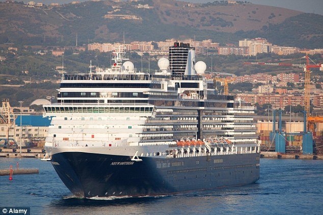 Η κρουαζιέρα του τρόμου: Καμαρότος βίασε και κακοποίησε βάναυσα επιβάτιδα [εικόνες] | iefimerida.gr 3