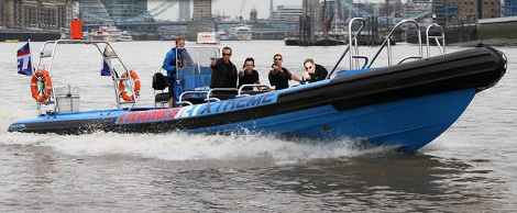 Απίστευτη γκάφα των Βρετανών: Εκαναν καταδίωξη «τρομοκρατών» στον Τάμεση και συνέλαβαν τον... Τομ Κρουζ [εικόνες] | iefimerida.gr 1