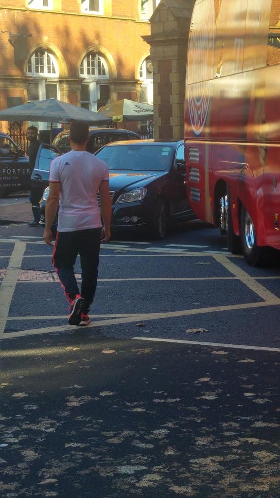 Τράκαρε το πούλμαν της Μπάγερν Μονάχου στο Λονδίνο – Eξαλλος ο Γκουαρντιόλα [εικόνες] | iefimerida.gr 1