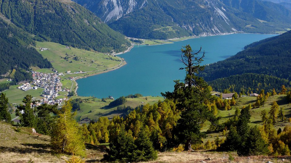 Βυθισμένη πολιτεία: Το χωριό που πνίγηκε κάτω από το νερό πριν 60 χρόνια -Μόνο το καμπαναριό έμεινε να προεξέχει [εικόνες] | iefimerida.gr 15