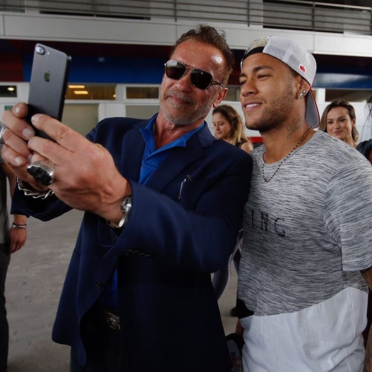 Ο «Εξολοθρευτής» Σβαρτζενέγκερ στην προπόνηση της Μπαρτσελόνα [εικόνες] | iefimerida.gr 1