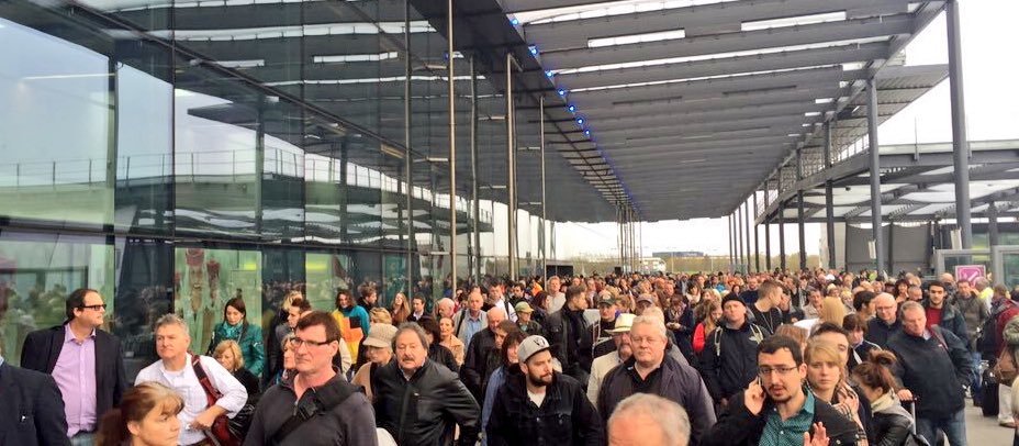 Εκκενώθηκε τμήμα του αεροδρομίου Γκάτγουικ στο Λονδίνο [εικόνες] | iefimerida.gr 1