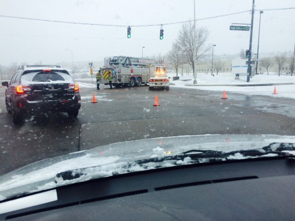 Πανικός στο Κολοράντο - Τέσσερις αστυνομικοί και αρκετοί πολίτες τραυματίες από άγνωστο σε κλινική [εικόνες & βίντεο] | iefimerida.gr 1