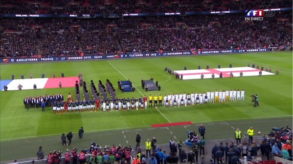 Παγκόσμια συγκίνηση στο Λονδίνο: Ολο το Γουέμπλεϊ τραγούδησε την Μασσαλιώτιδα [εικόνες & βίντεο] | iefimerida.gr 0