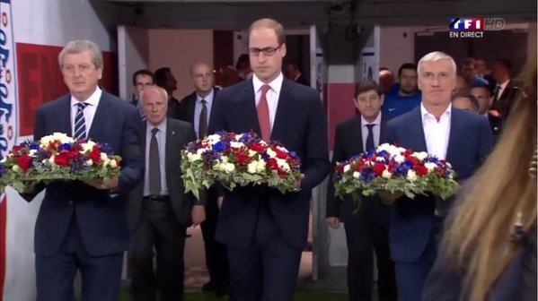 Παγκόσμια συγκίνηση στο Λονδίνο: Ολο το Γουέμπλεϊ τραγούδησε την Μασσαλιώτιδα [εικόνες & βίντεο] | iefimerida.gr 3