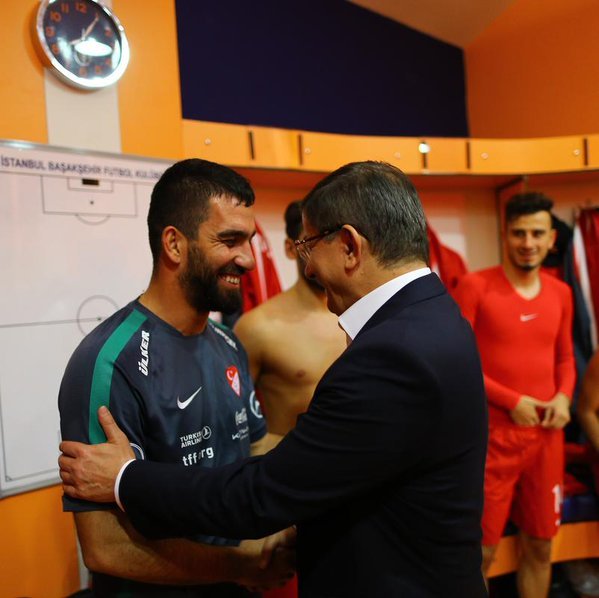 Οι... προπονητικές οδηγίες Τσίπρα σε Σκίμπε: Η Εθνική χρειάζεται restart [εικόνες & βίντεο] | iefimerida.gr 6