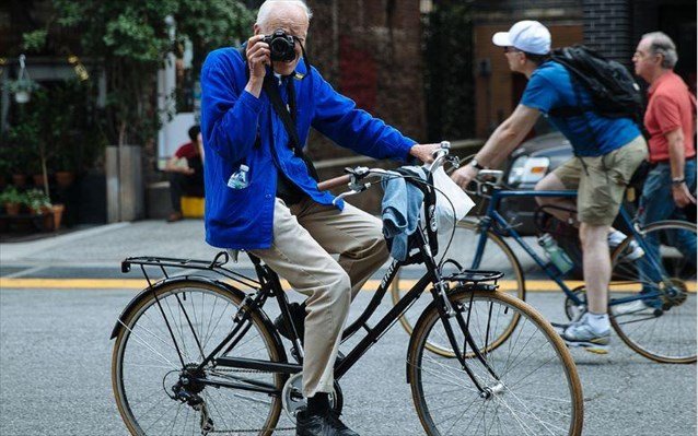 Πέθανε ο θρυλικός φωτογράφος Bill Cunningham -Κυκλοφορούσε με ποδήλατο, δεν είχε τηλεόραση | iefimerida.gr 0