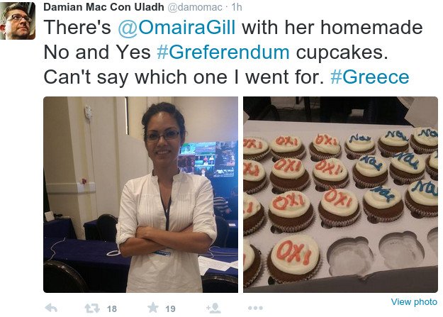 Τα γλυκά του δημοψηφίσματος -Η δημοσιογράφος που κερνάει «Ναι» και «Οχι» [εικόνες] | iefimerida.gr 1