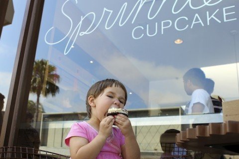Εφτιαξαν ATM με γλυκάκια για τις βραδινές λιγούρες [εικόνες+βίντεο] | iefimerida.gr 2