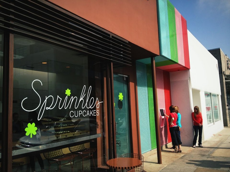 Εφτιαξαν ATM με γλυκάκια για τις βραδινές λιγούρες [εικόνες+βίντεο] | iefimerida.gr 3