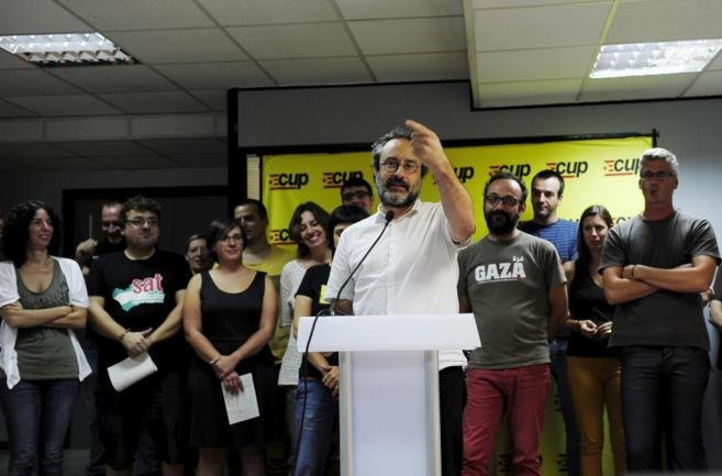 CUP, οι Αριστεροί που απειλούν να ρίξουν τον «προδότη» Πουτζδεμόν -Δημοσιογράφος ο επικεφαλής  [εικόνες] | iefimerida.gr 4